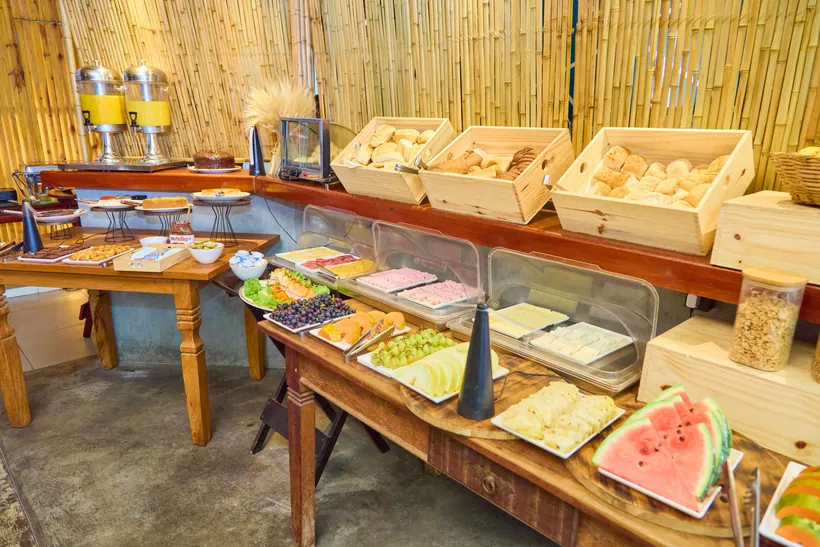 Buffet de café da manhã liberado no Terraço Icaraí
